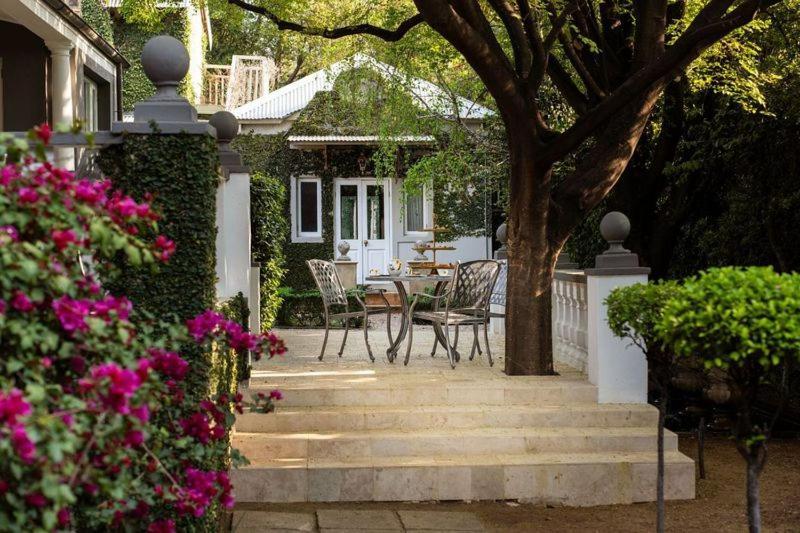 Khách sạn Le Manoir Boutique Estate 4*