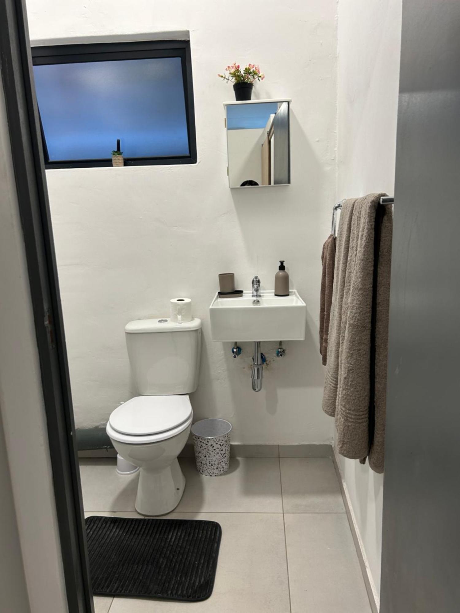 Neat In Randburg Căn hộ Johannesburg