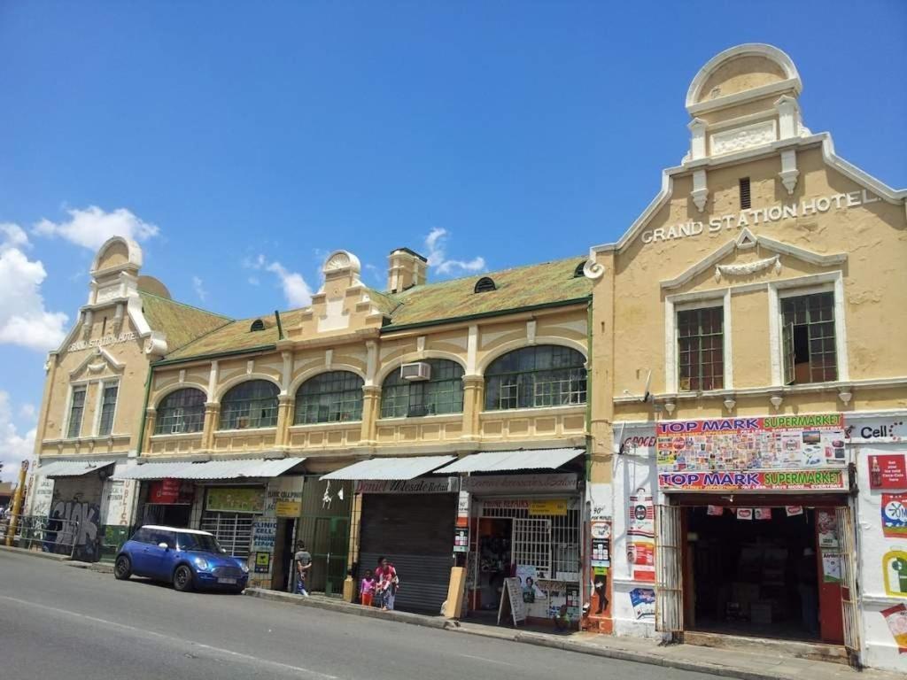 Grand Station Hotel