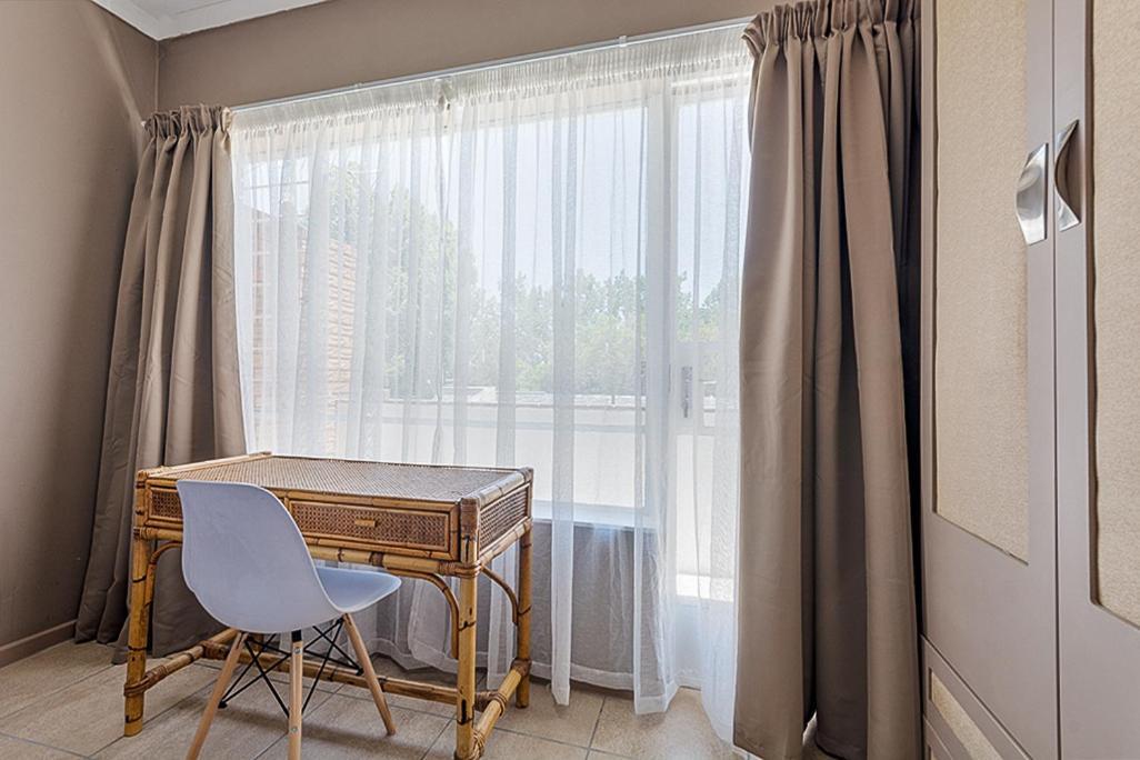 Cozy Escape In Windsor West Holiday home Johannesburg