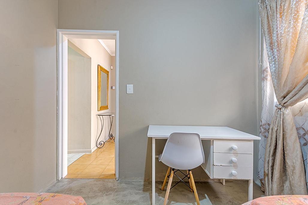Holiday home Cozy Escape In Windsor West *
