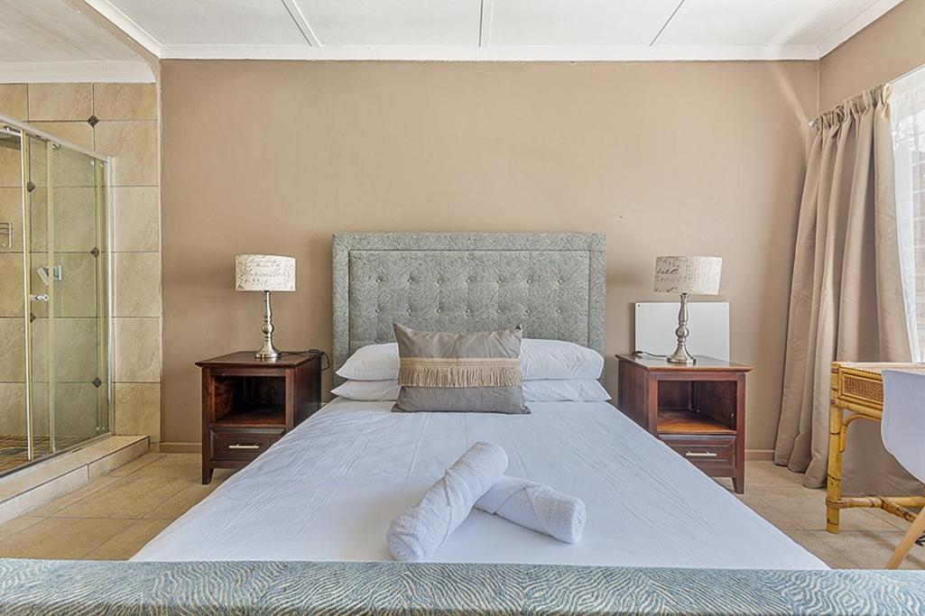 Cozy Escape In Windsor West
