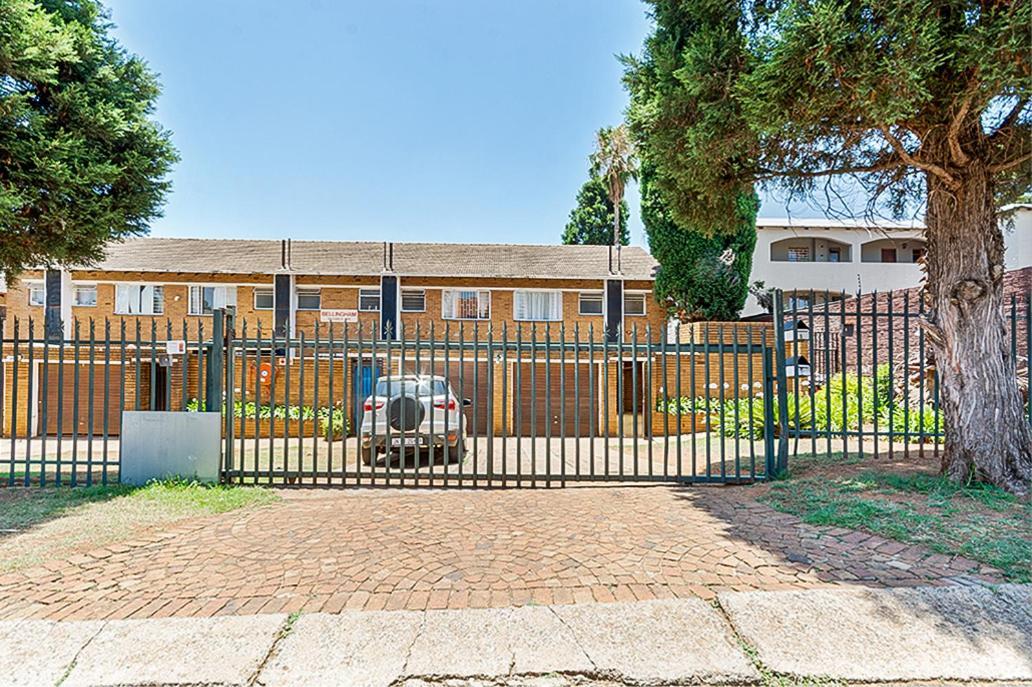 Holiday home Cozy Escape In Windsor West Johannesburg