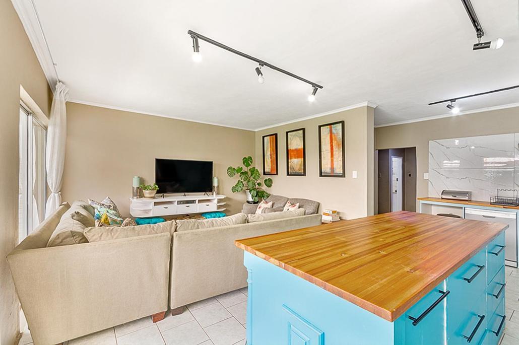 Cozy Escape In Windsor West Holiday home *