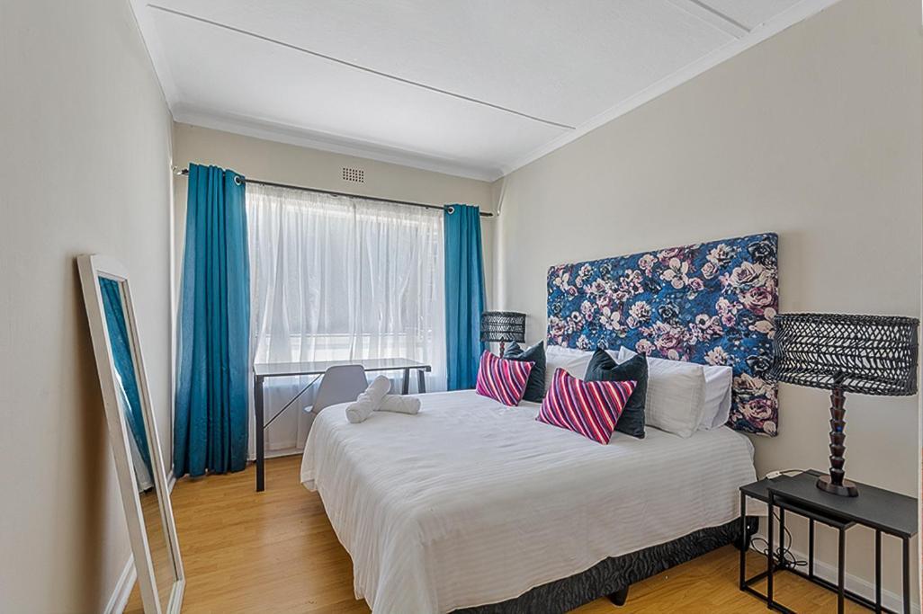 Cozy Escape In Windsor West *