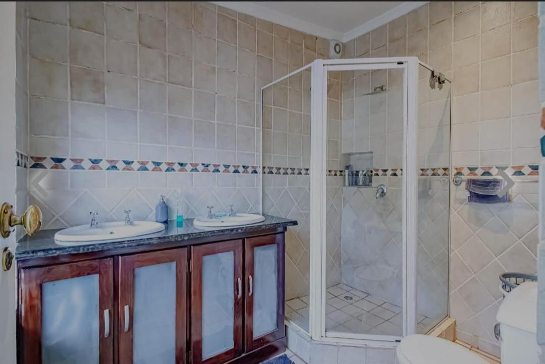 Spacious 3-bedroom Gem In Vibrant Parkhurst * Johannesburg