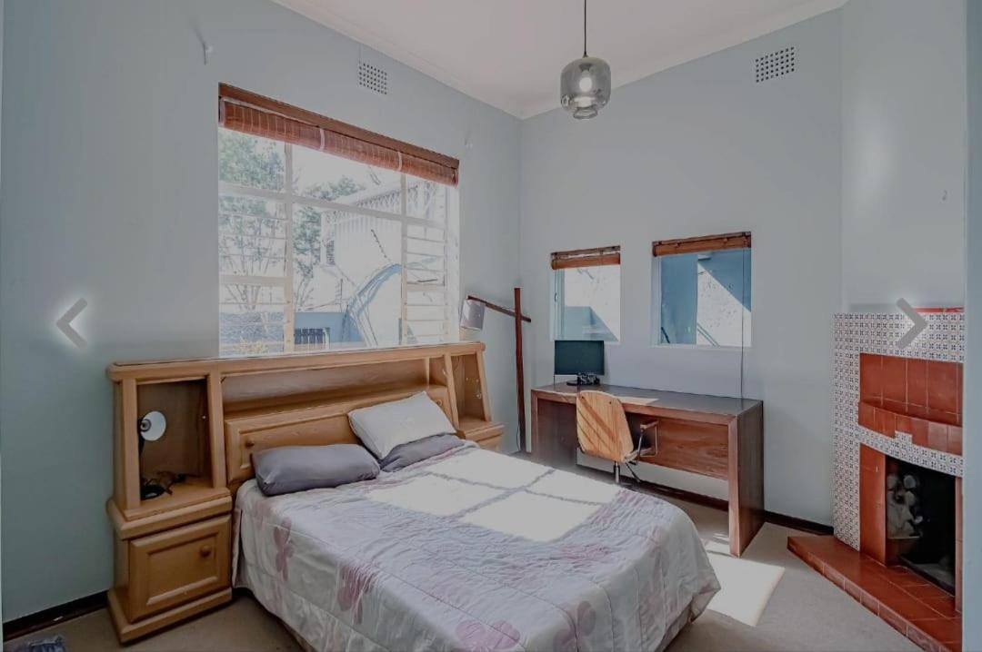 Spacious 3-bedroom Gem In Vibrant Parkhurst Holiday home Johannesburg
