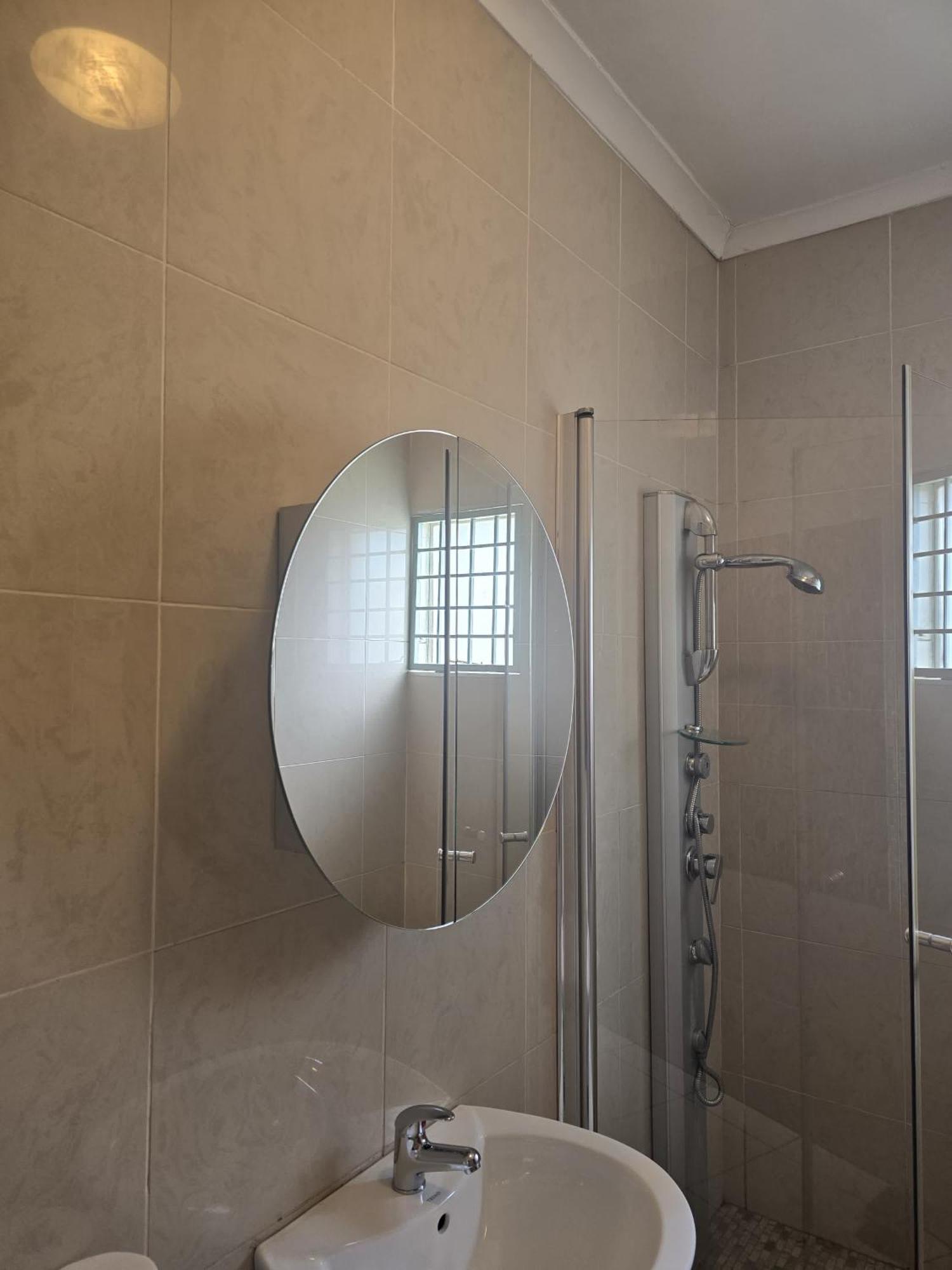 4 Bedroom House In Glenhazel For Family, Friends And Leisure Holiday home Johannesburg