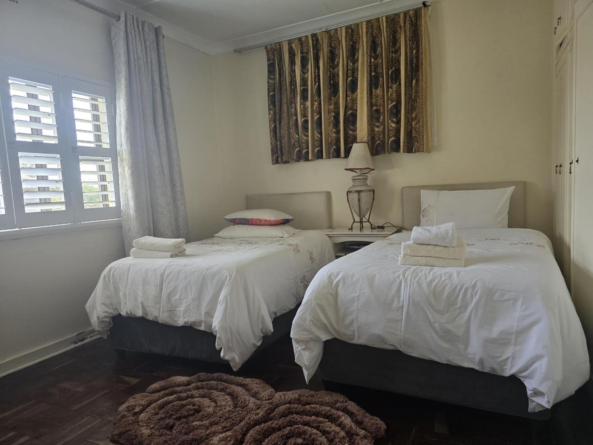 4 Bedroom House In Glenhazel For Family, Friends And Leisure