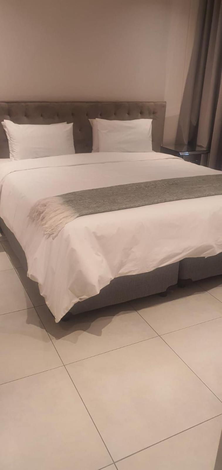 Sandton Gate Luxury 2 Bed - Johannesburg