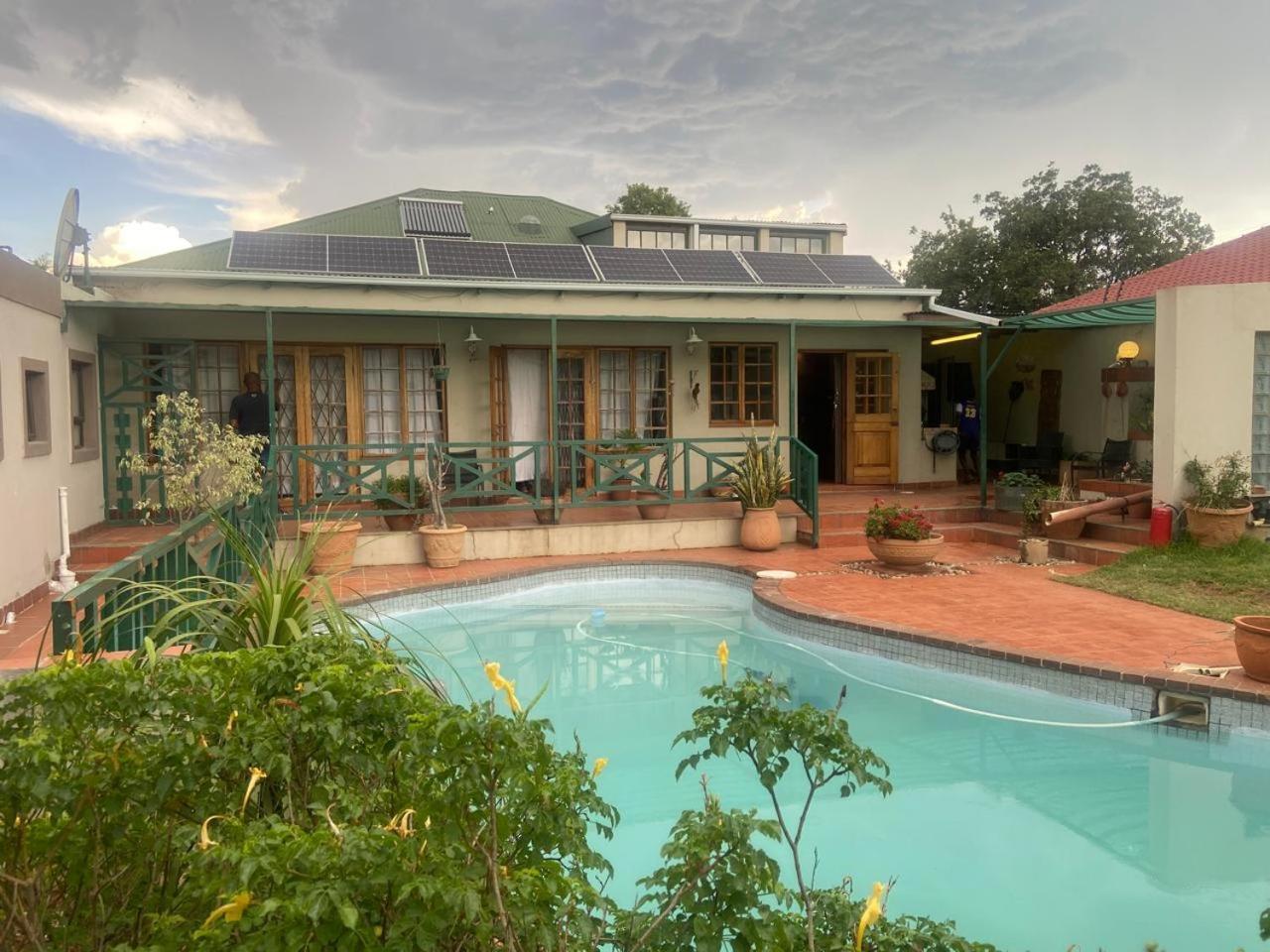 Valleycenter Guest * Johannesburg