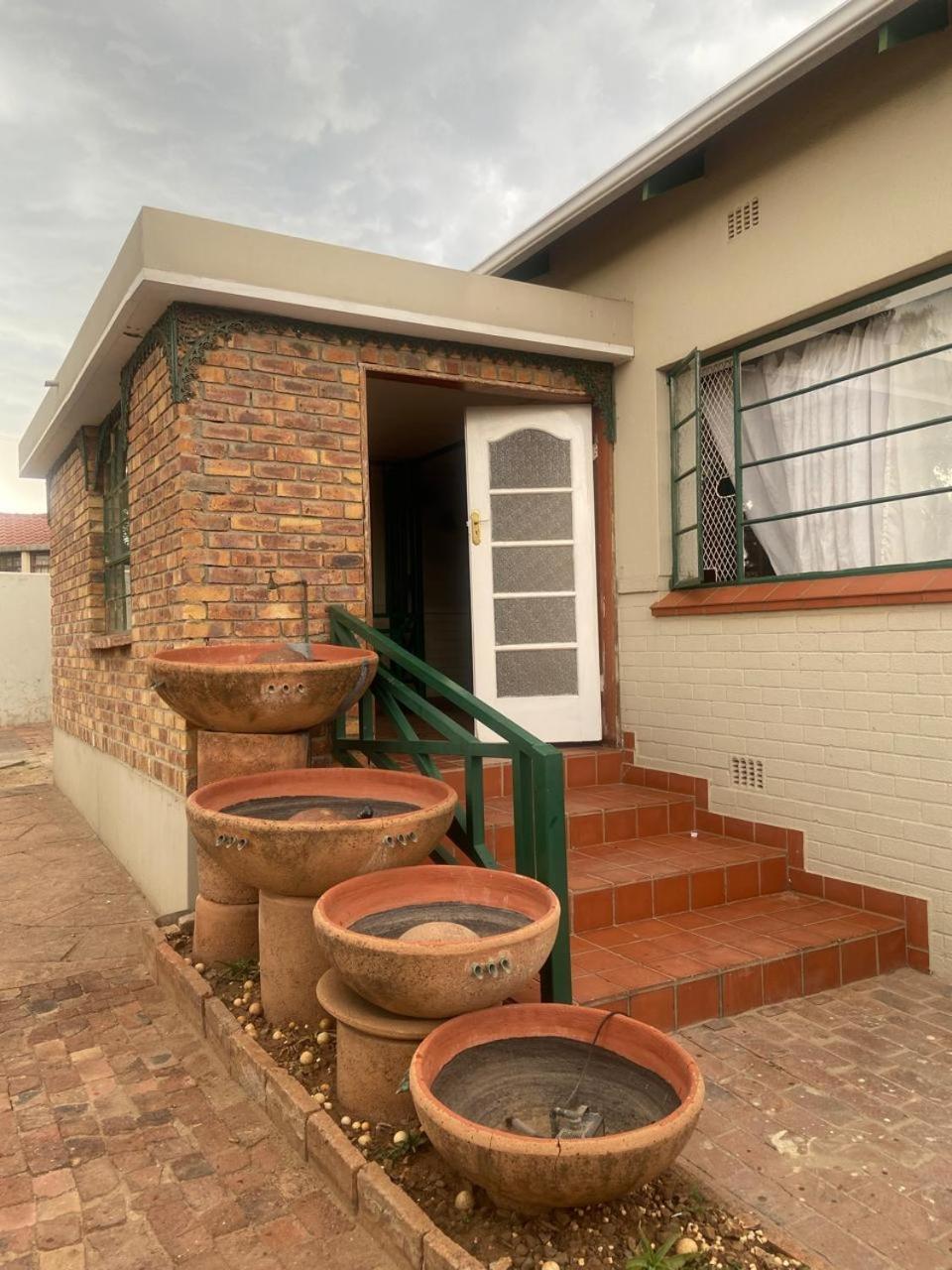 Valleycenter Guest Johannesburg