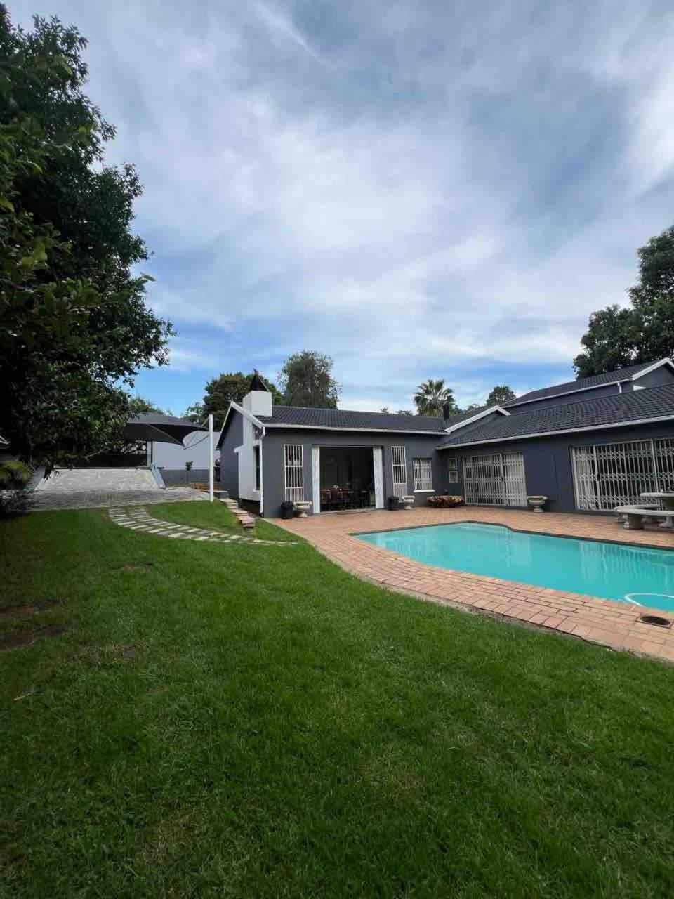 Spacious Living, Suitable For All Groups Holiday home Johannesburg