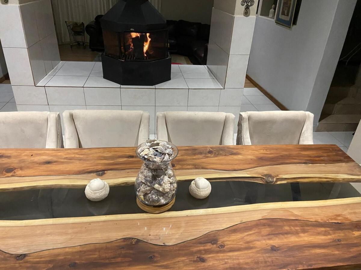 Spacious Living, Suitable For All Groups Holiday home Johannesburg