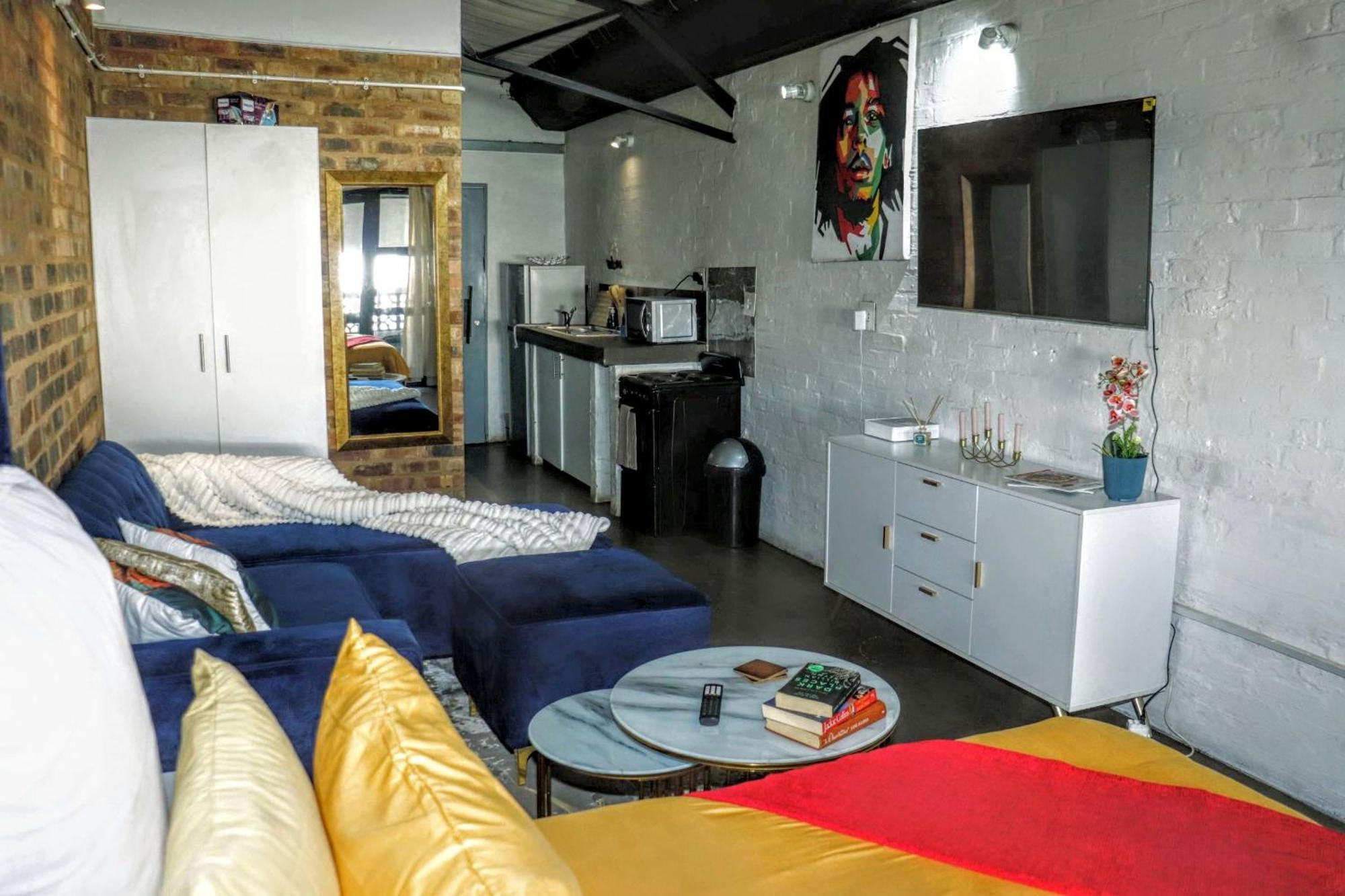 Apartment Cozy Chic
