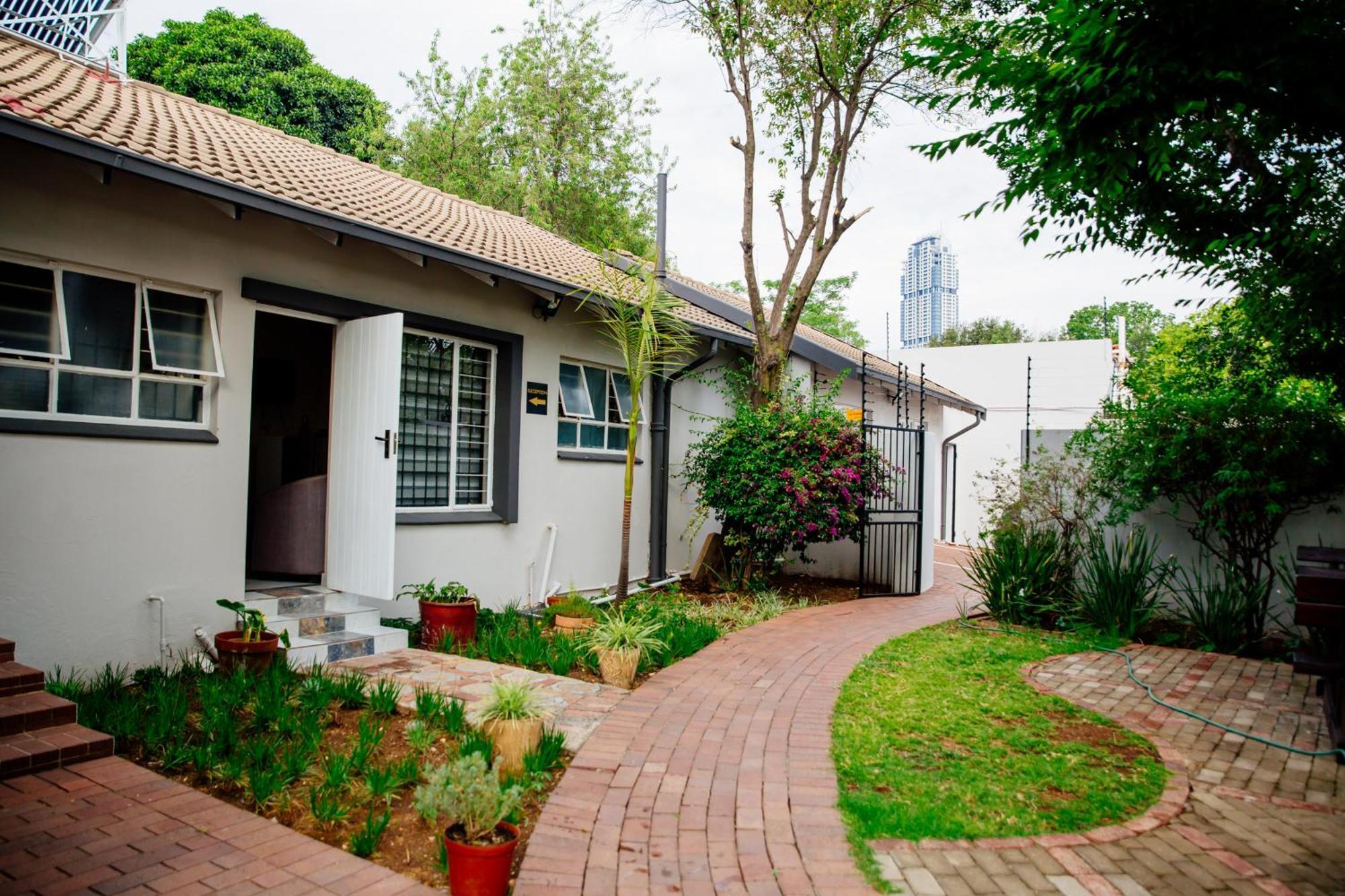 Guest house Sandton Hideout *