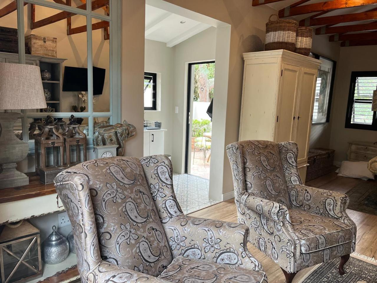 Apartment Guest In Leafy Morningside Johannesburg