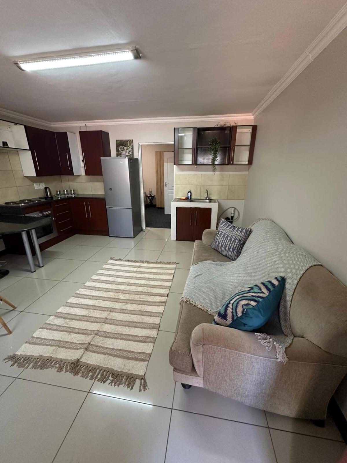Modern & Private Flat Johannesburg