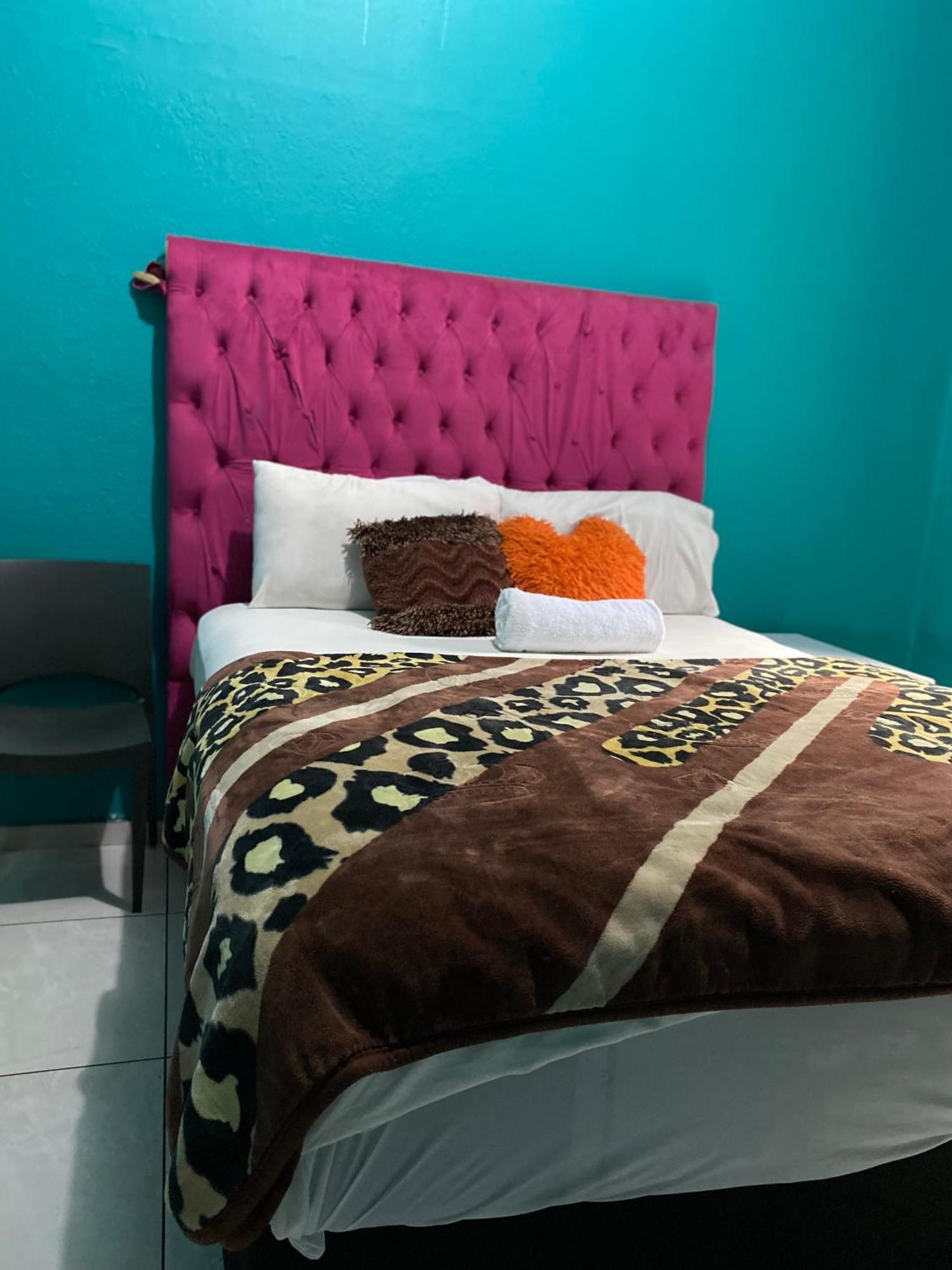 Achu & Sons Guest house *