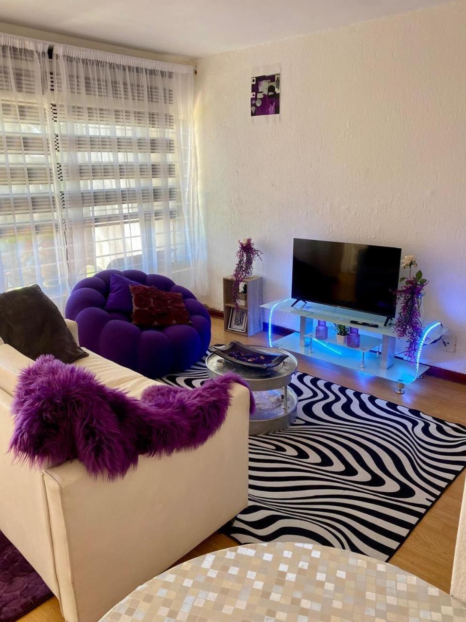 Apartment Snowy Purple Sandton 1 Johannesburg