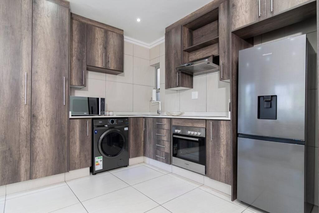 I St Tropez Sandton Luxury * Johannesburg