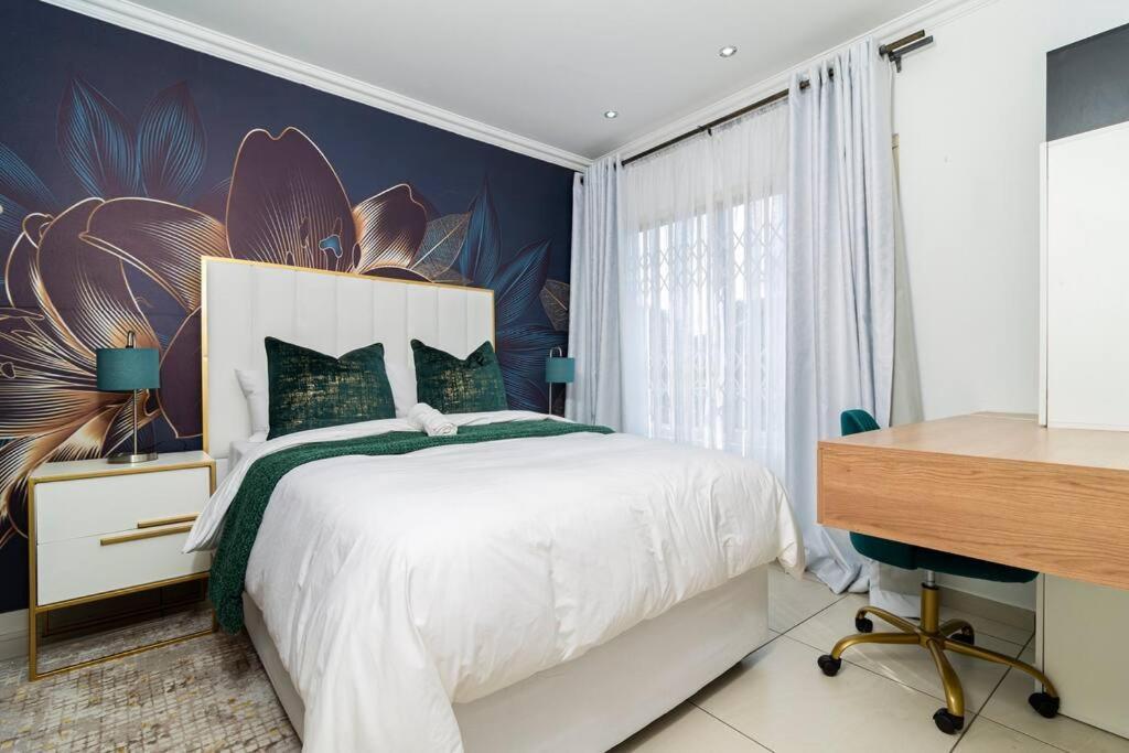 Apartment I St Tropez Sandton Luxury