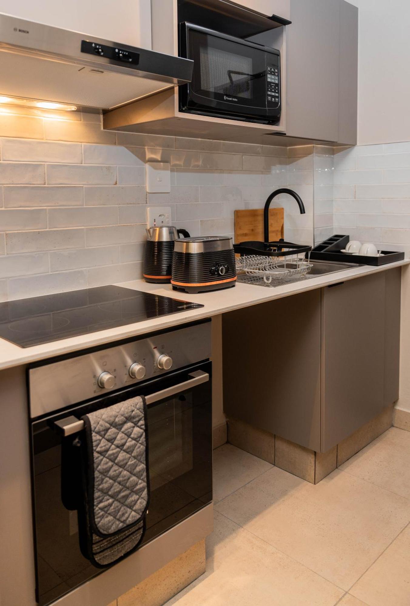 Blackbrick Bedfordview Khách sạn
