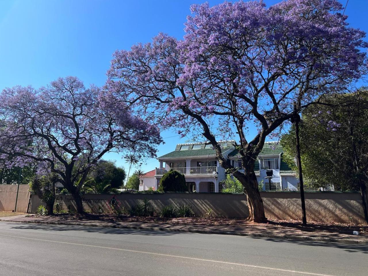 Guest house At Jacaranda Johannesburg