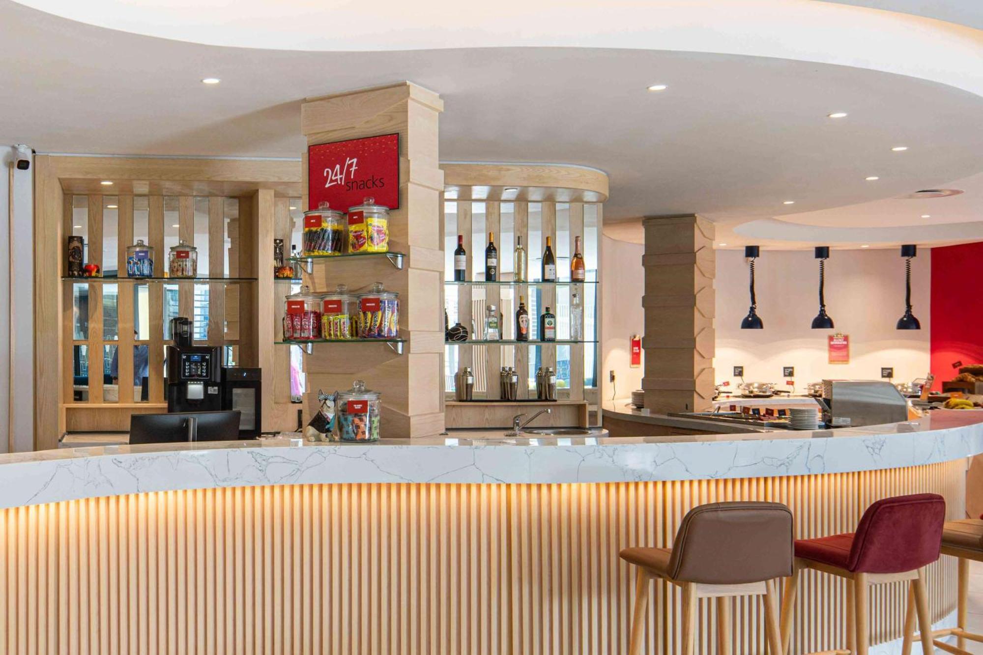 Hampton By Hilton Sandton Grayston