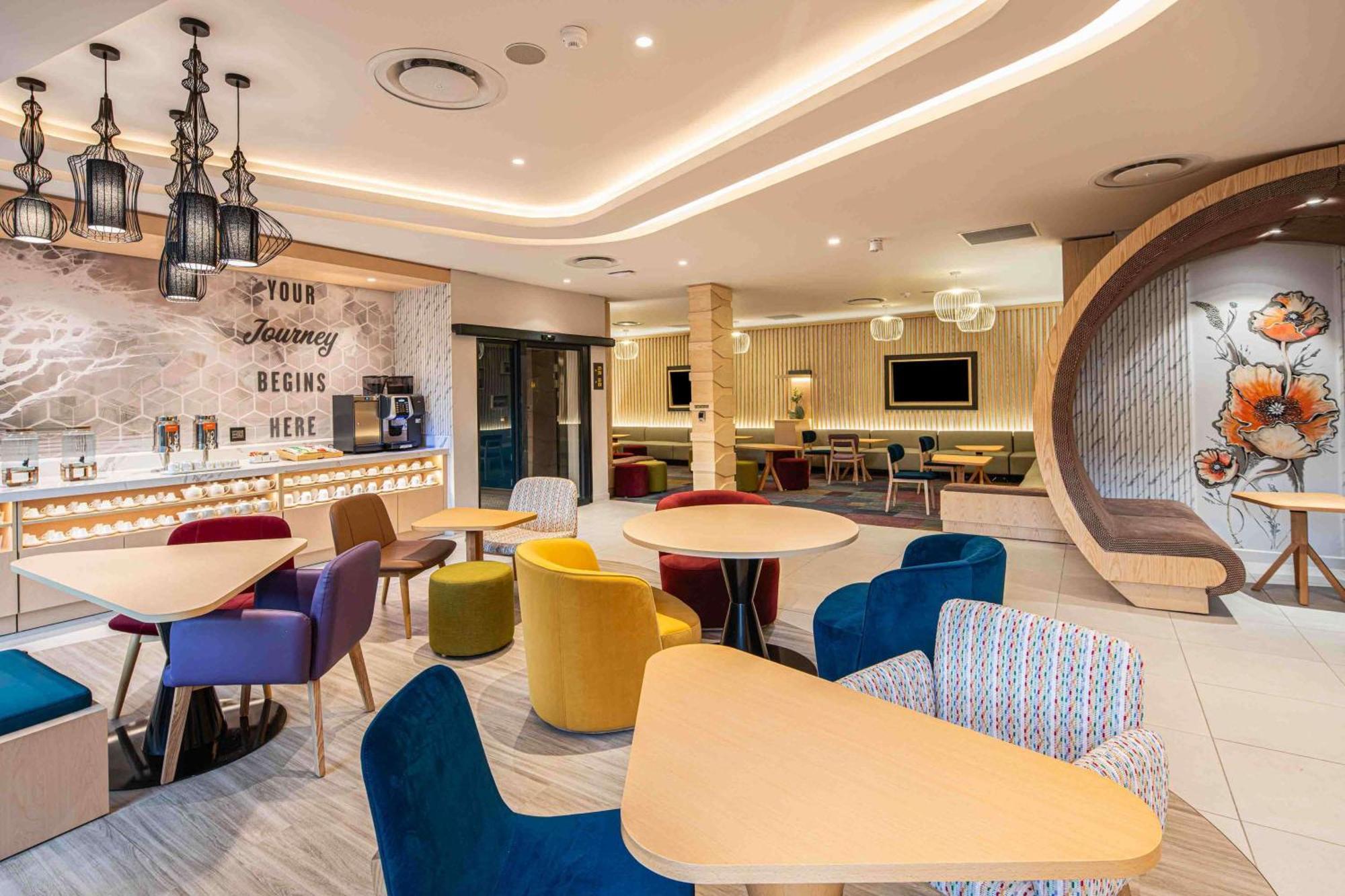 Hampton By Hilton Sandton Grayston