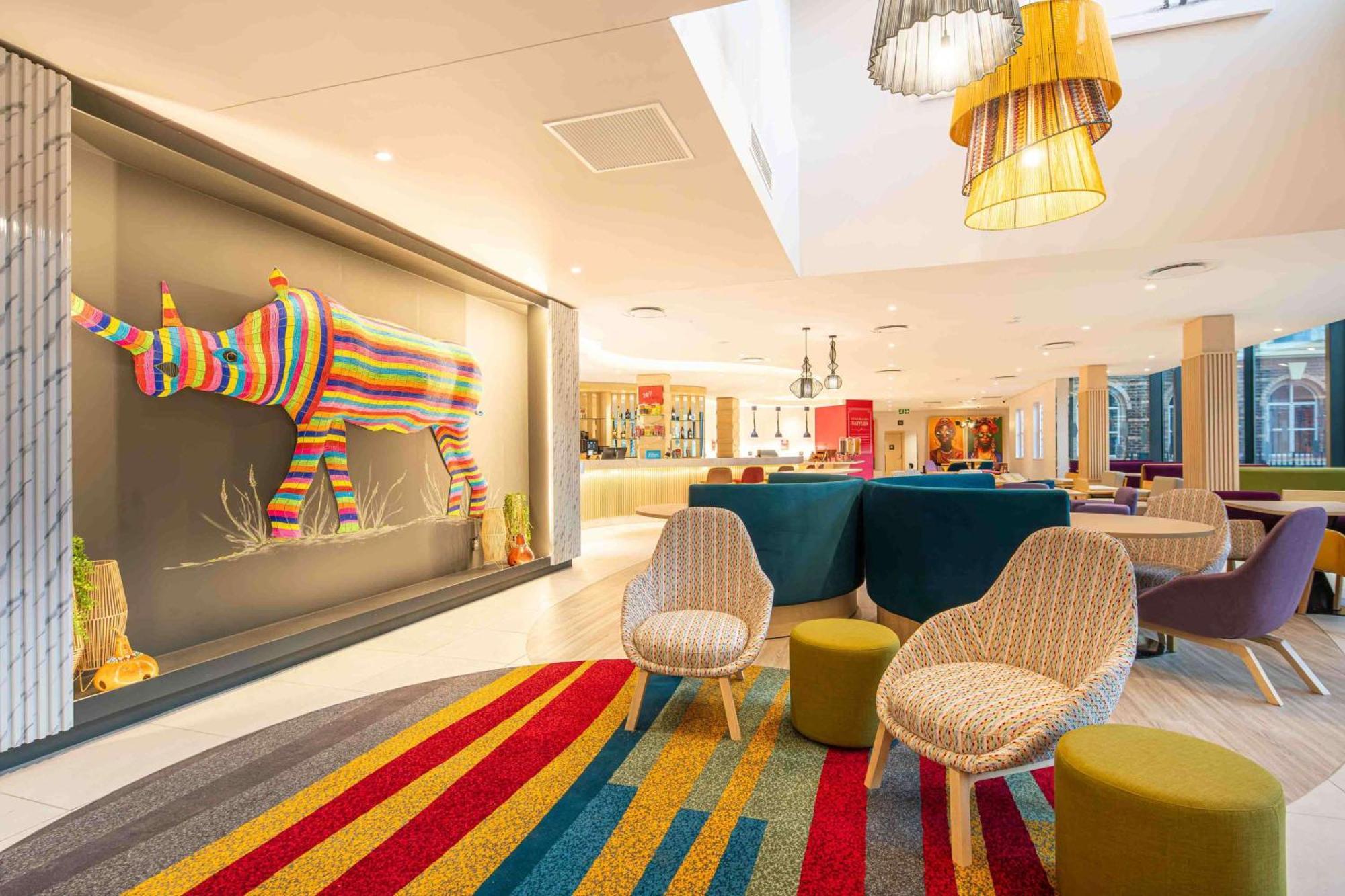 Hampton By Hilton Sandton Grayston Hotel