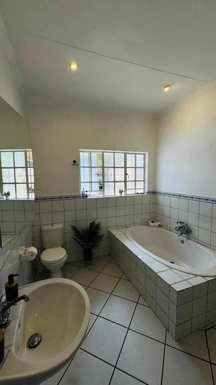 Urbanzuluhouse Guest house *