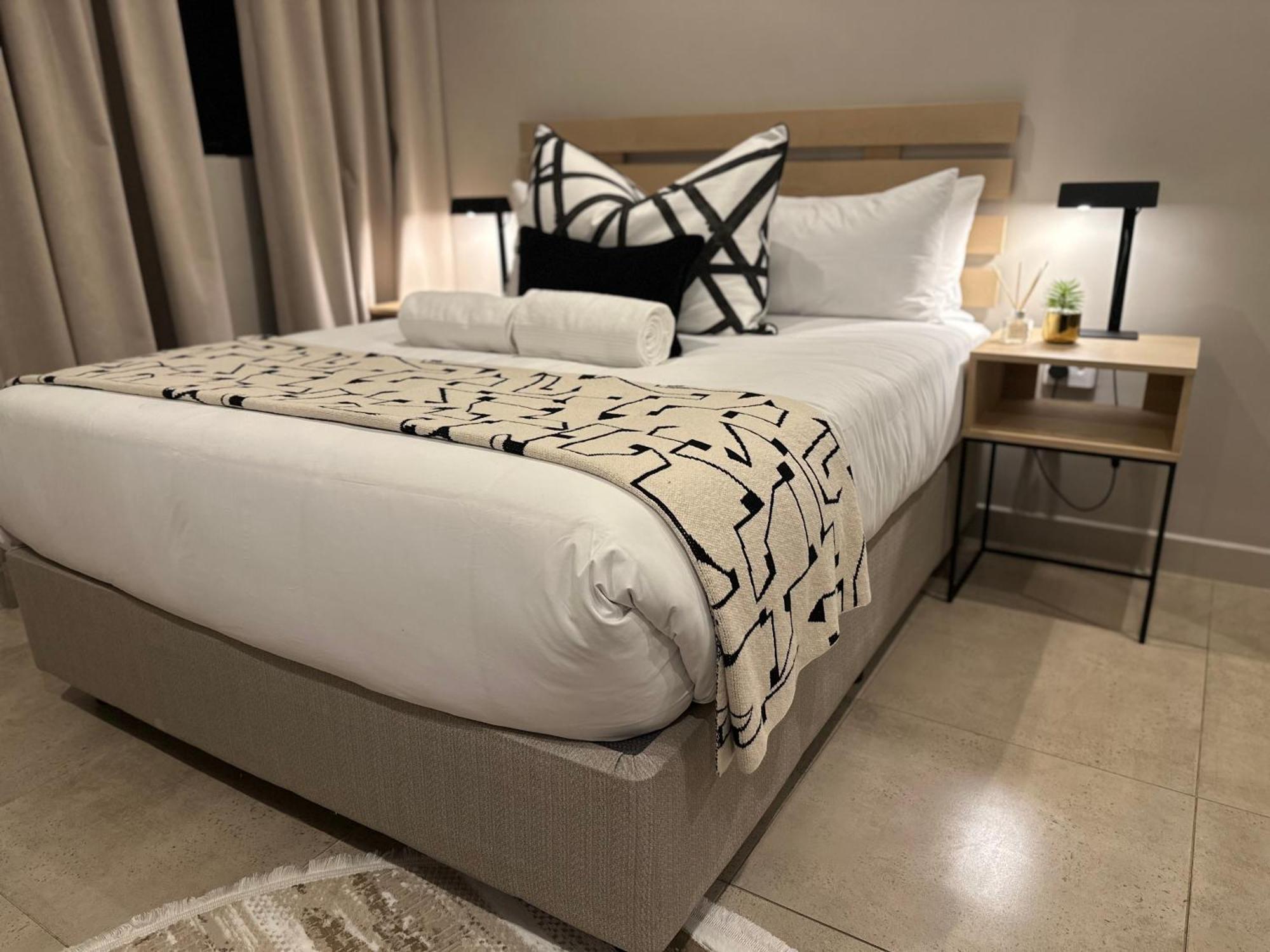Mikeys Place Sandton Apartment Johannesburg