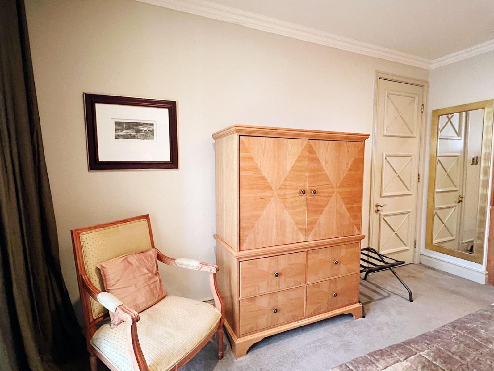 Hotel Michelangelo Luxury 1 Bedroom Apartment- Nelson Mandela Square & Sandton