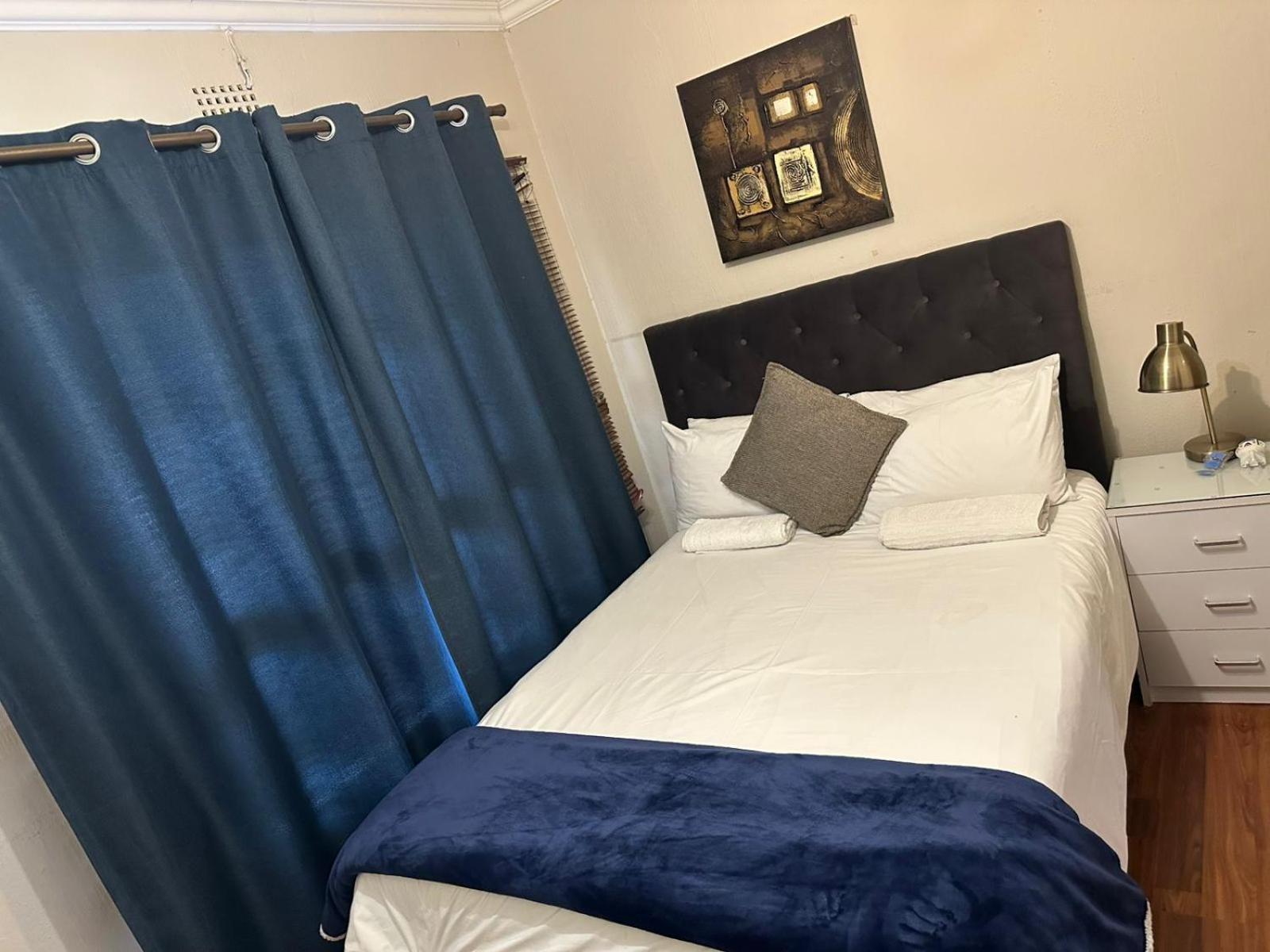 Paulshof Sandton - Hluhluwe Road Complex Homestay
