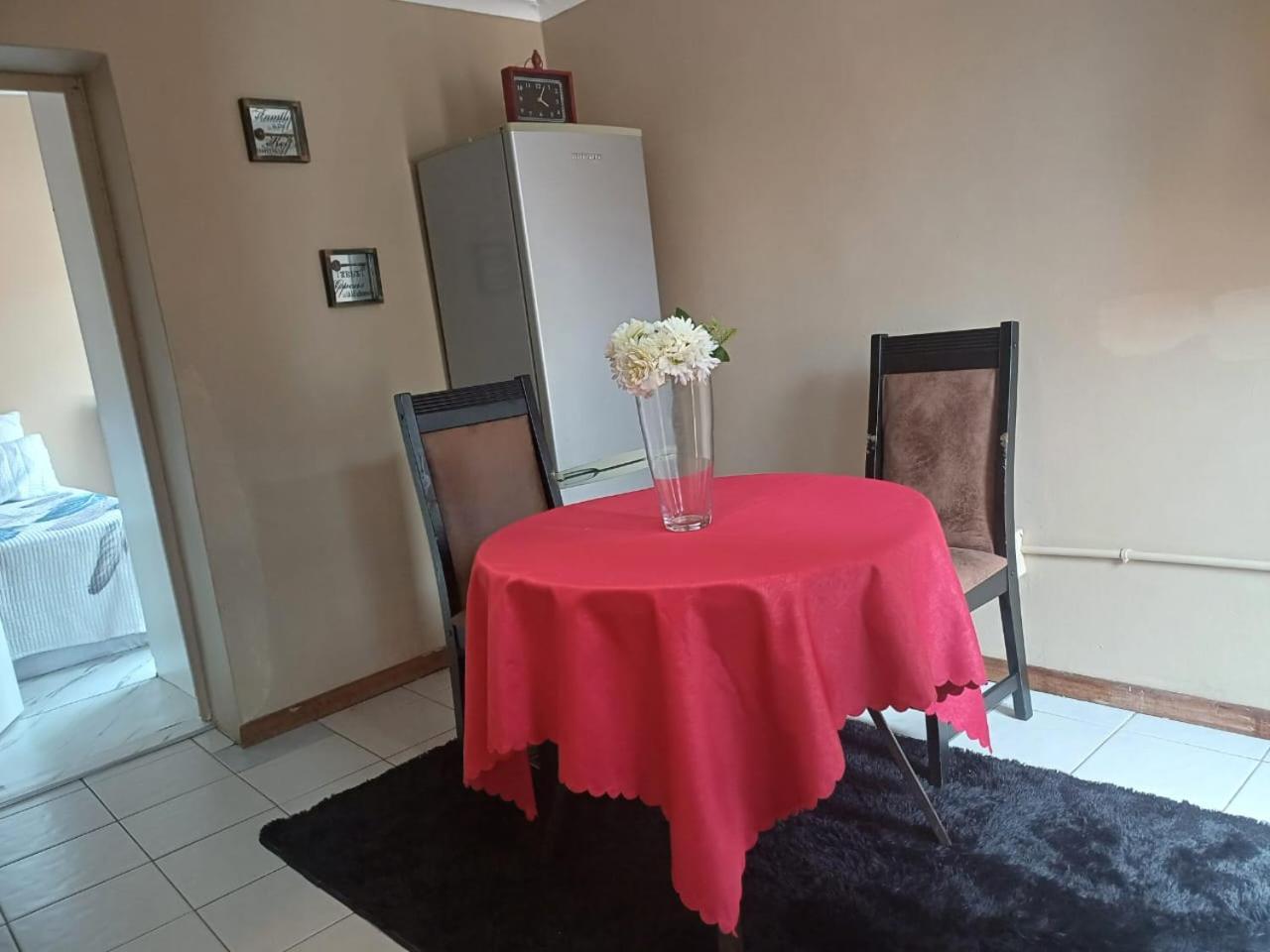 Ở trọ Guest And