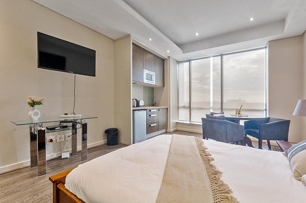 Sandton Skyline Luxury Space *