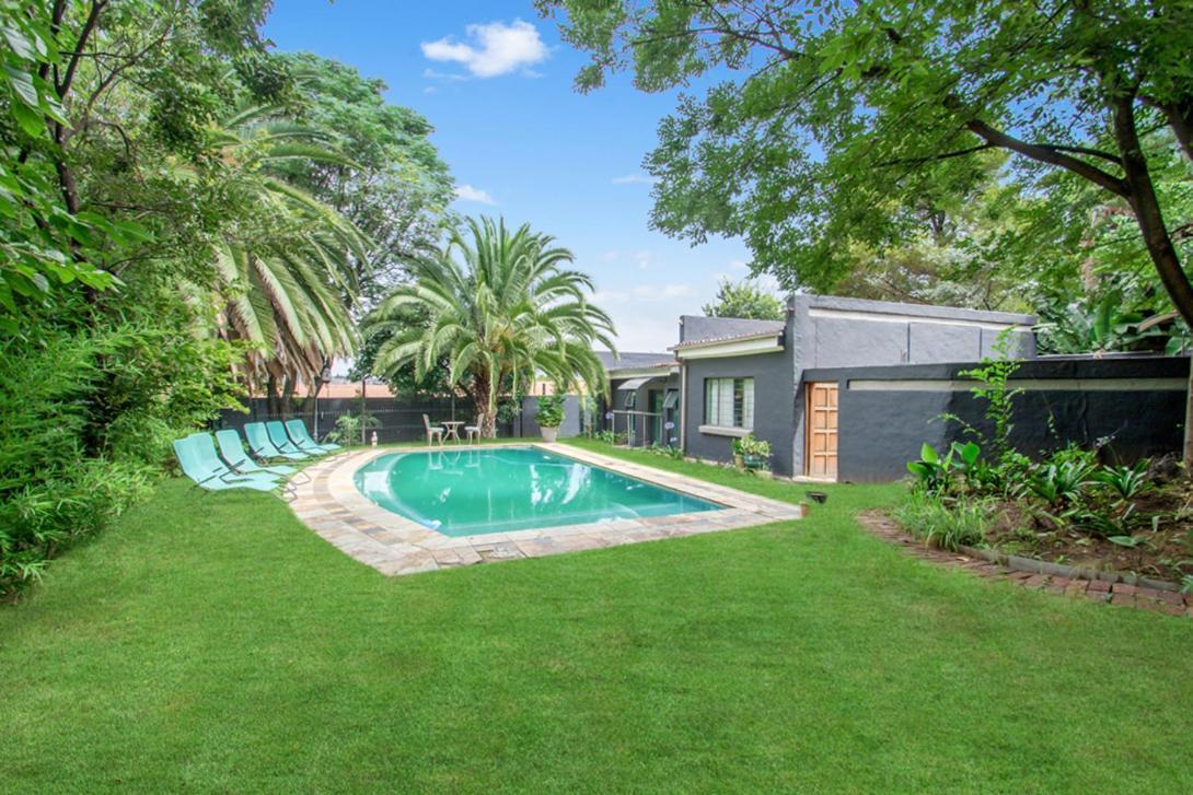 Sandton Guesthouse, Husky Rescue, No Parties Allowed Guest house