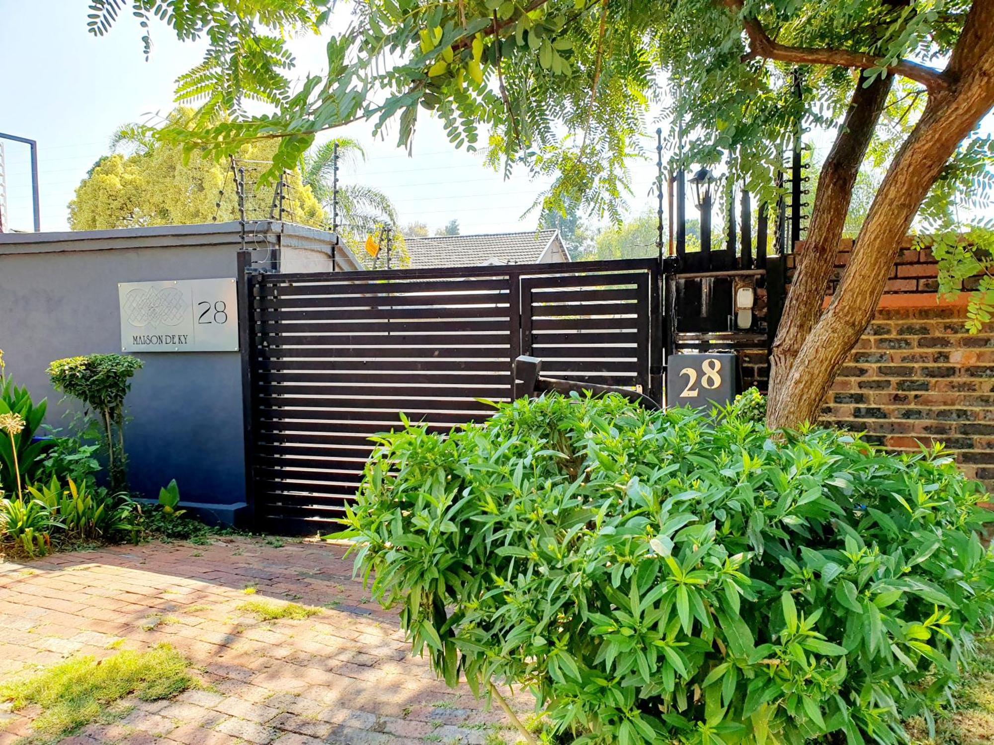 Sandton Guesthouse, Husky Rescue, No Parties Allowed