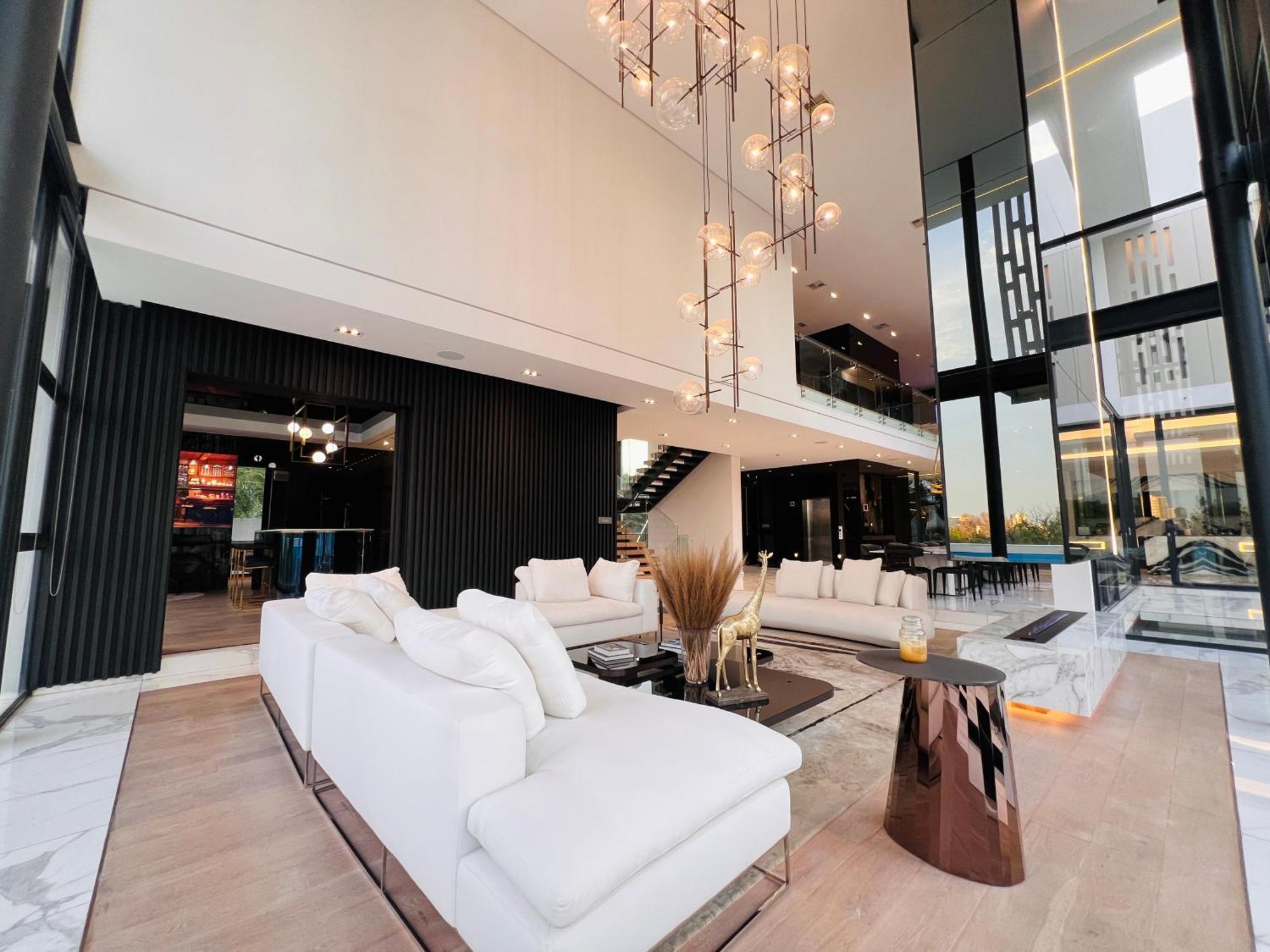 Cleveland Luxury * Johannesburg