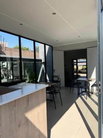 Odyssey Luxury - Back Up Generator Apartment