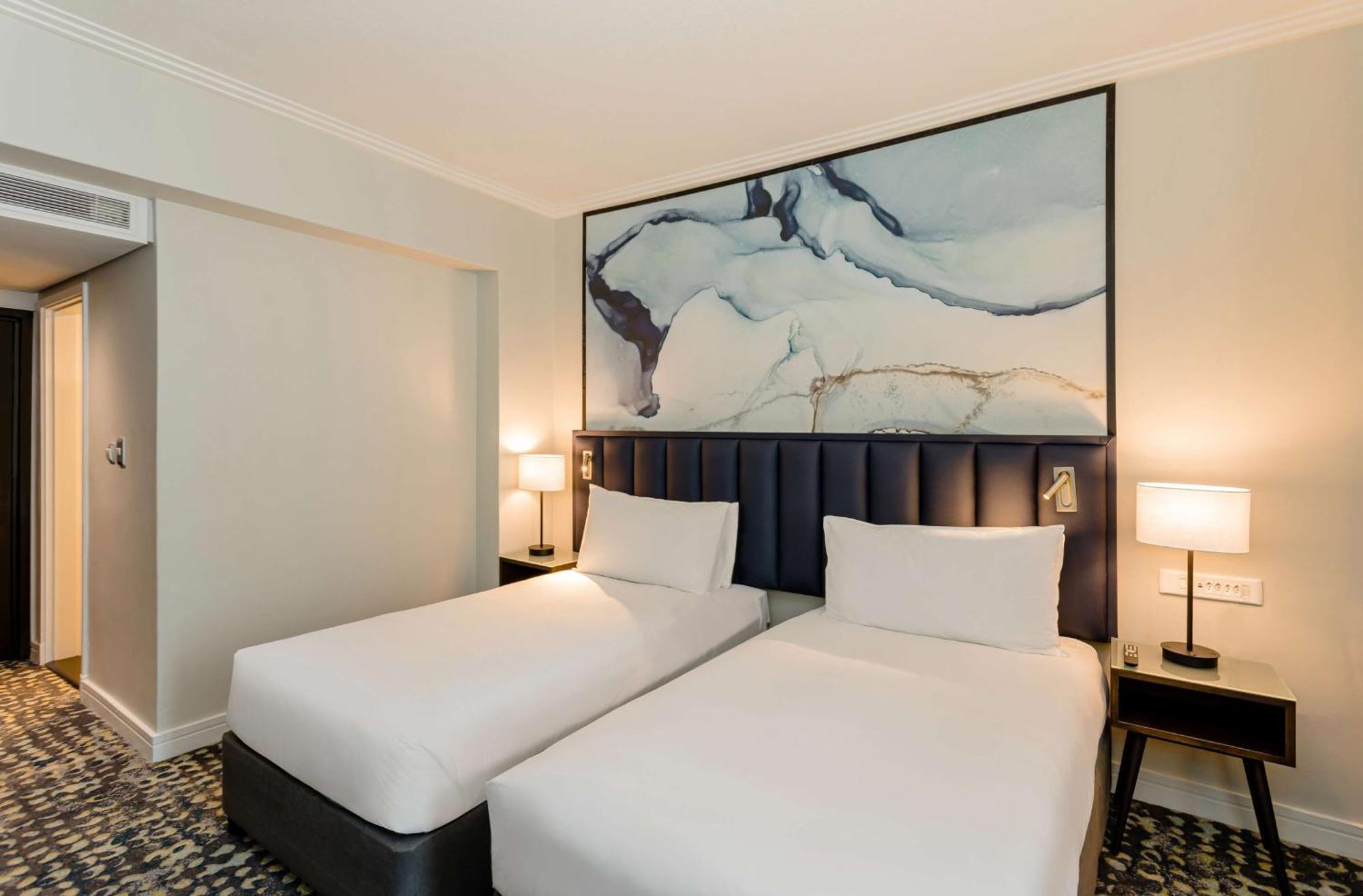 Southern Sun Rosebank, Hotel