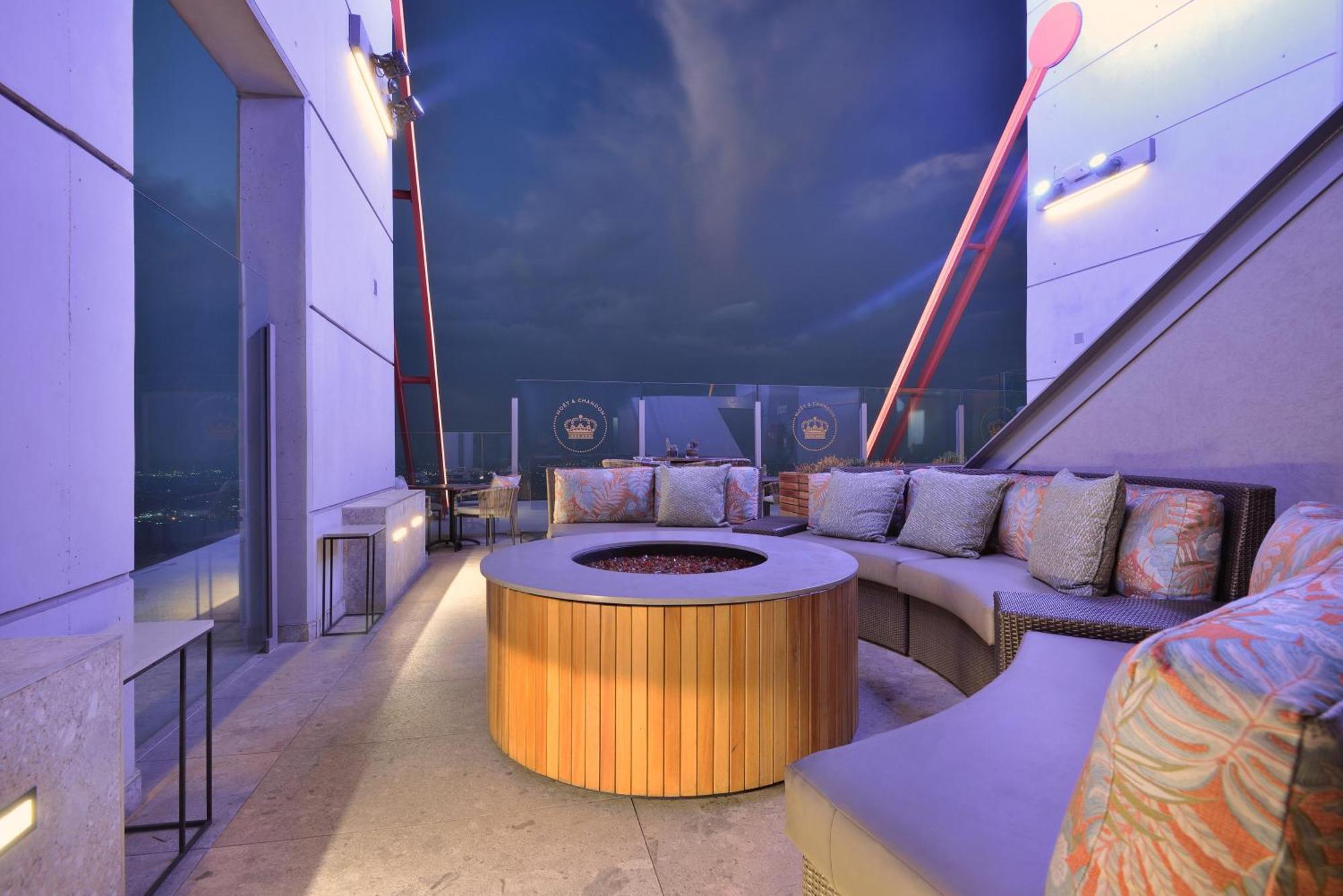 Hotel The Leonardo