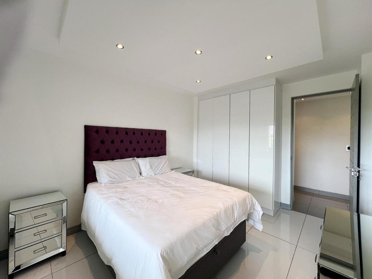 Apartment 3 Bedroom Luxury Sandton Johannesburg