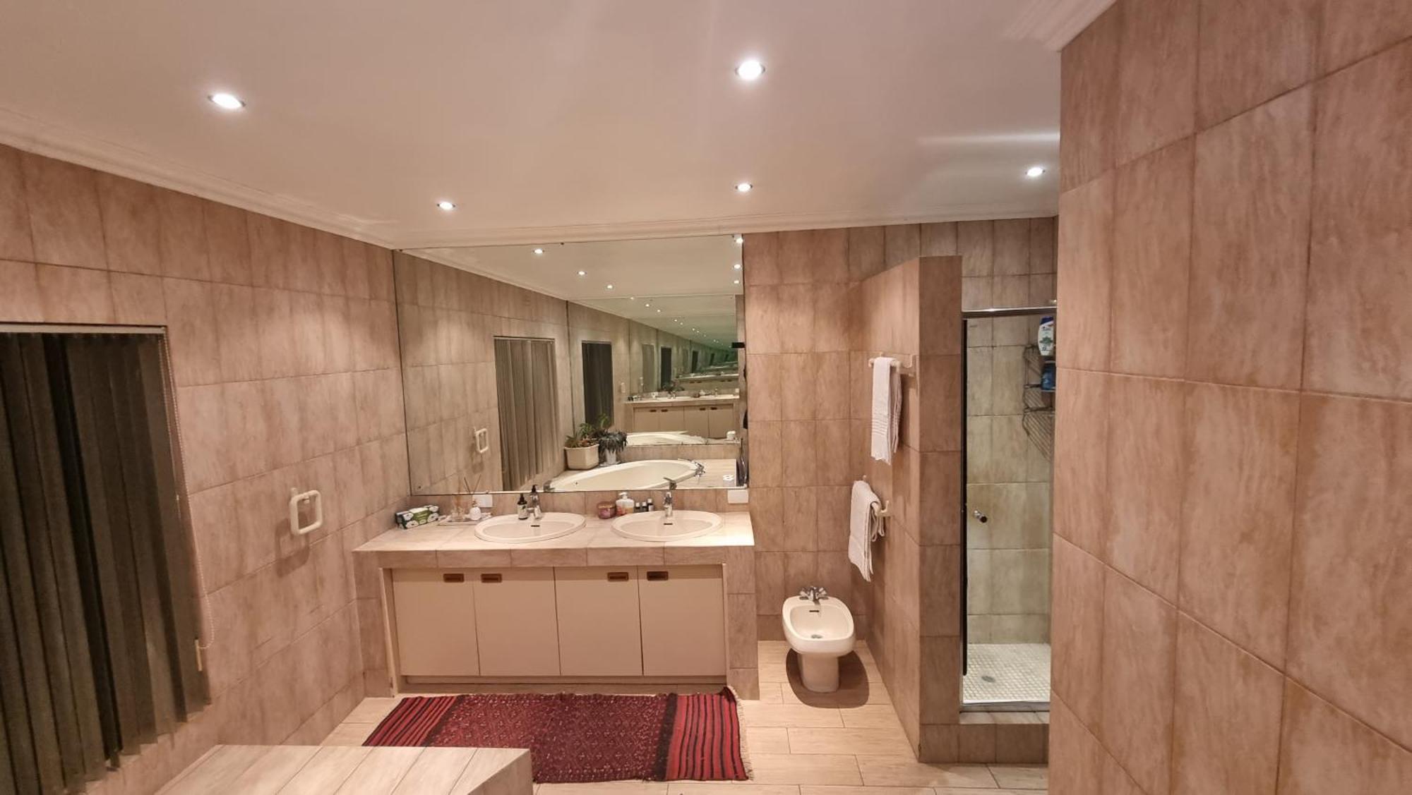 Holiday home Luxury Solar Powered With Pool And Sauna In Northcliff Johannesburg