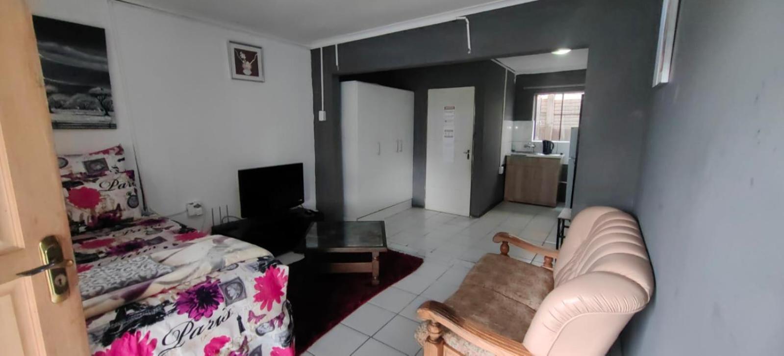 St. Michael And The Queens Bed & Breakfast Johannesburg