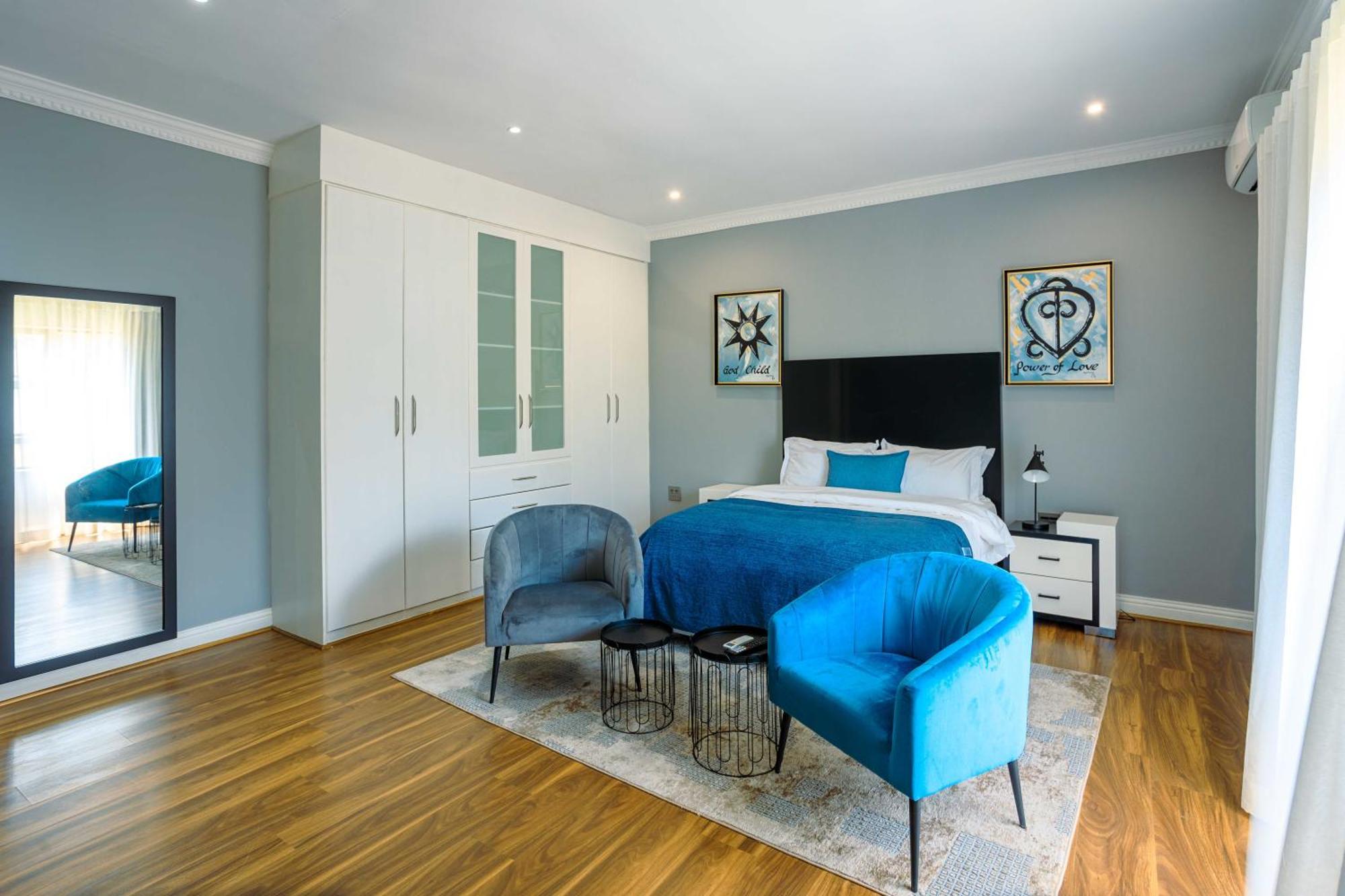 Adinkra Boutique Hotel 3*