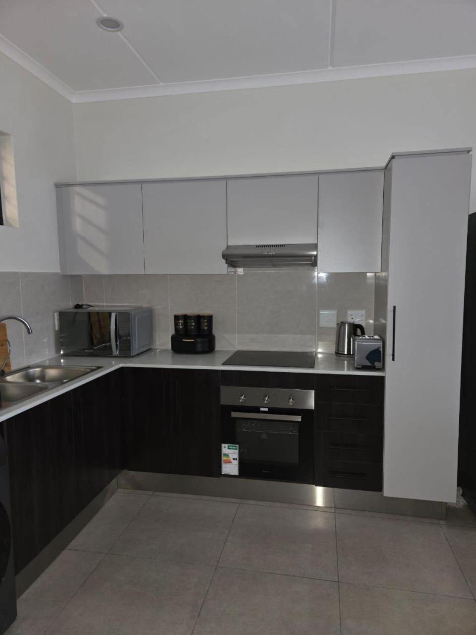 Cozy 1 Bedroom * Johannesburg