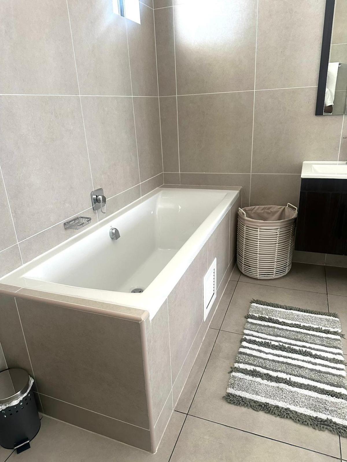 Cozy 1 Bedroom Guest house