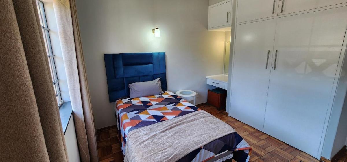 Casa de férias Leafy In The Heart Of Linden With Pool Joanesburgo